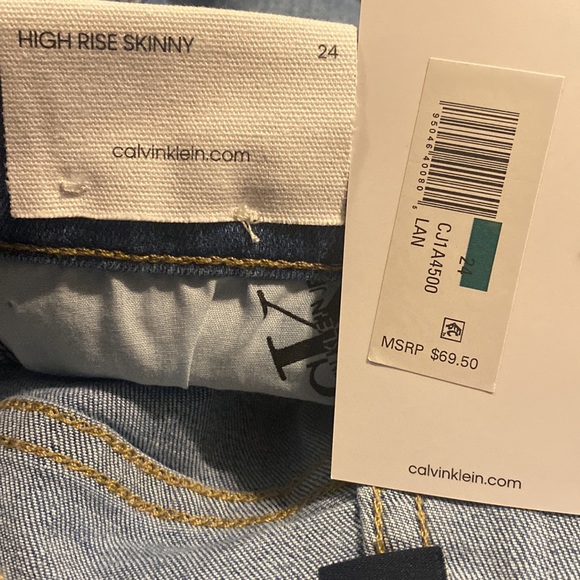 Nwt; Calvin Klein High Rise Skinny Jeans 🖤 - Picture 9 of 9